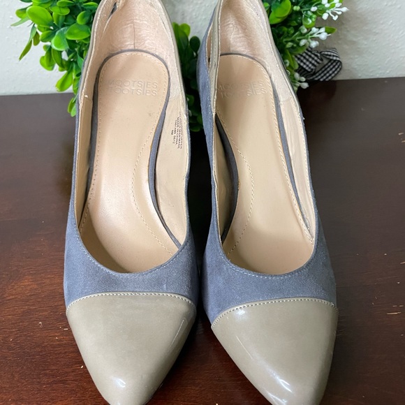 Office heels. - Picture 1 of 6